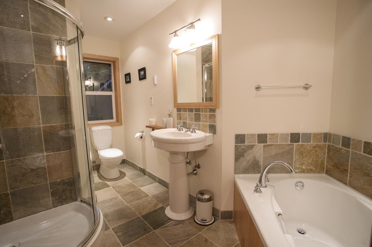 Chesterman Hideaway Tofino Exterior photo