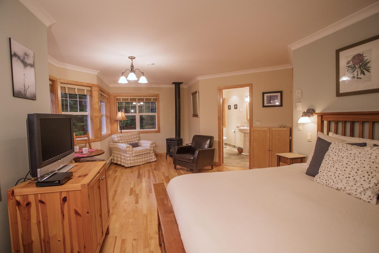 Chesterman Hideaway Tofino Exterior photo
